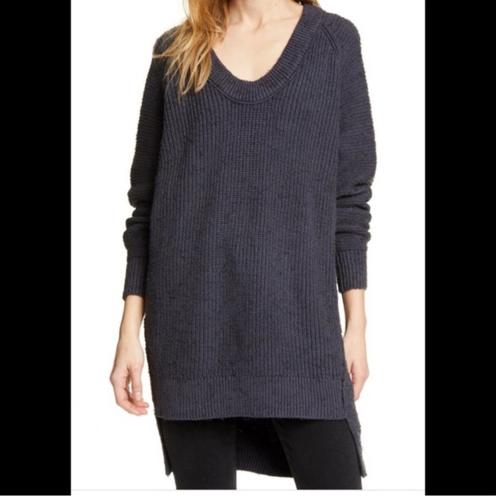 Free People Dark Gray V-Neck Sweater size Medium